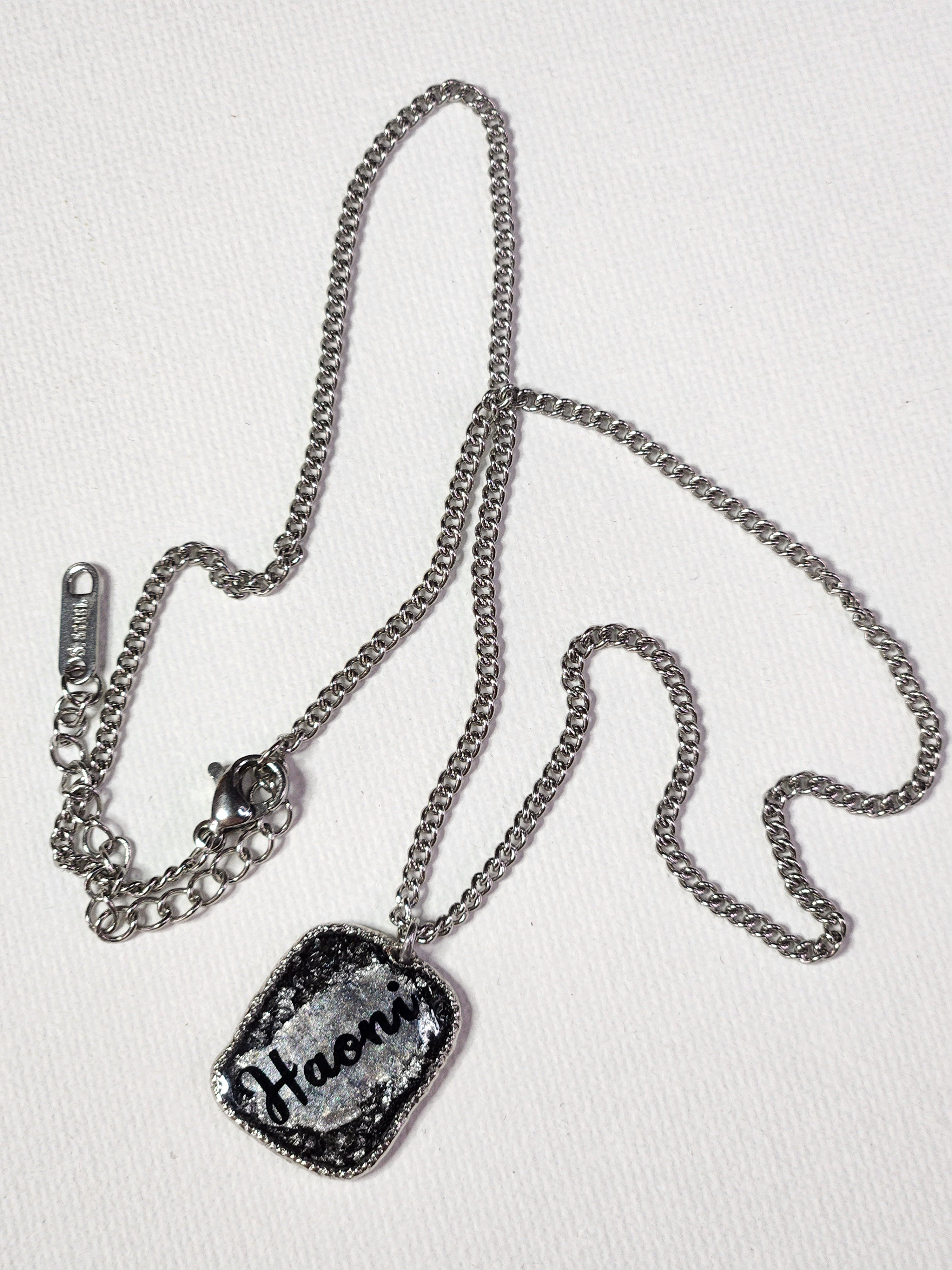 Collier avec médaille prénom